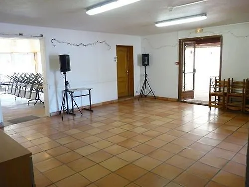 假日公园 半人马酒店 *